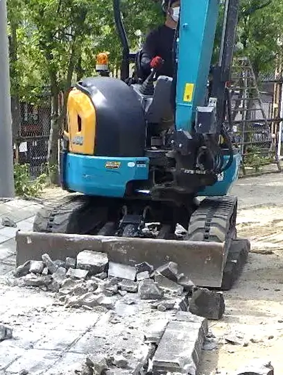 重機を使用した施工