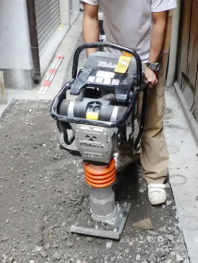 重機を使用した施工