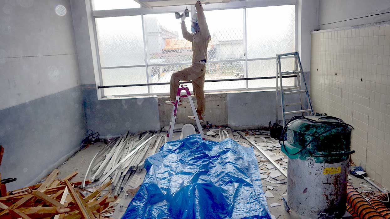 天井ボード撤去状況